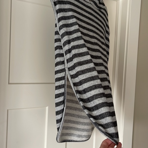 Sleeveless hoodie - Picture 2 of 3